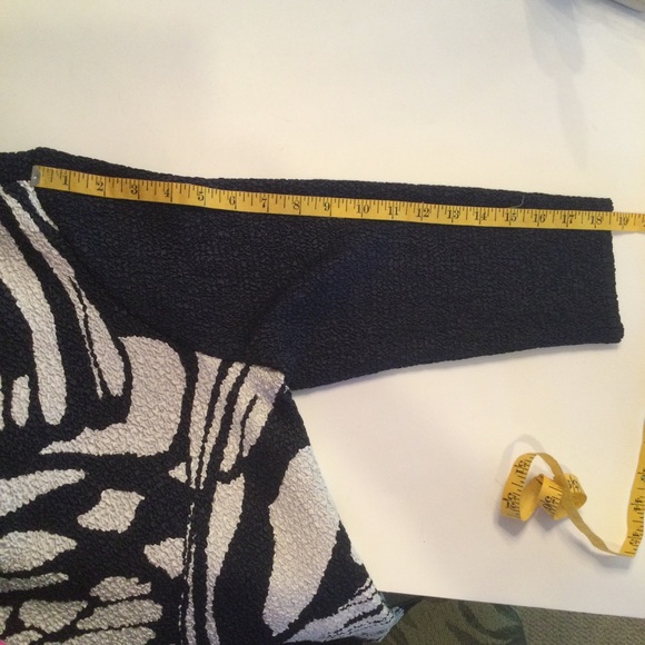 Chico’s Travelers Graphic Print Tunic Jacket Size 12 - Picture 9 of 11